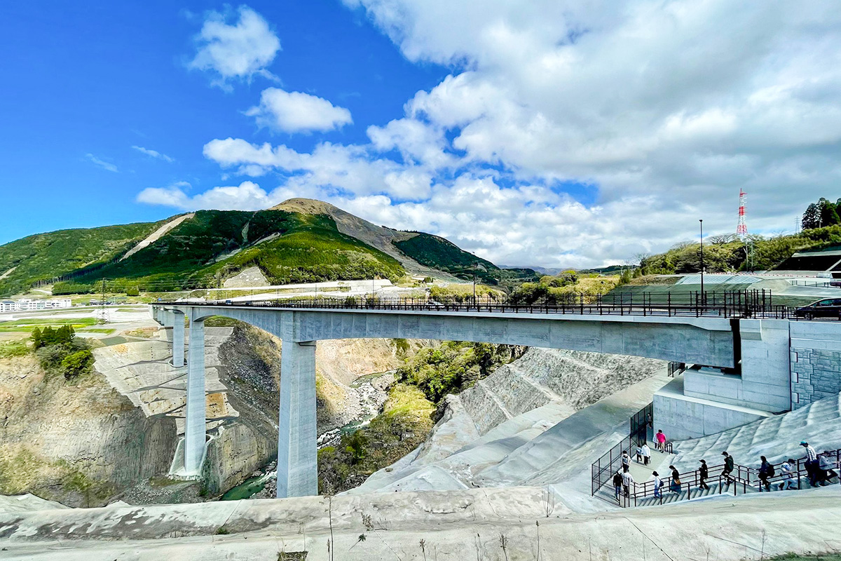 新阿蘇大橋©熊本県観光連盟