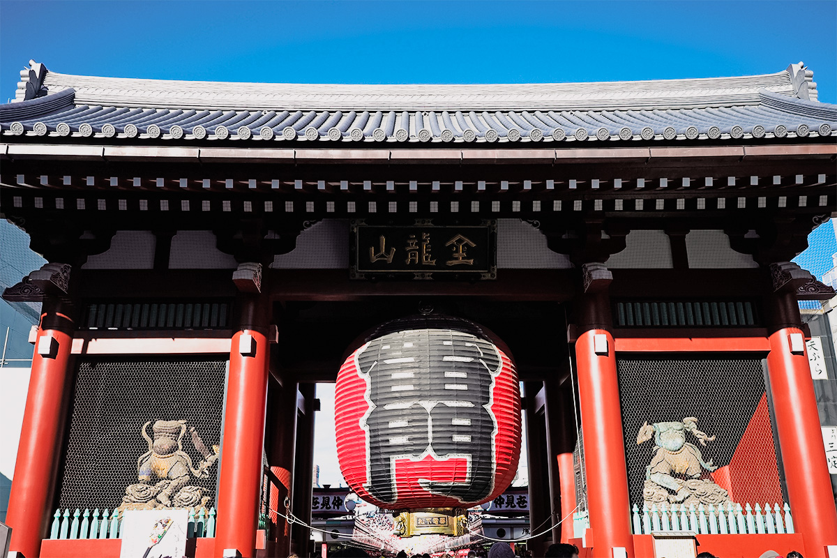 浅草雷門 写真提供：台東区